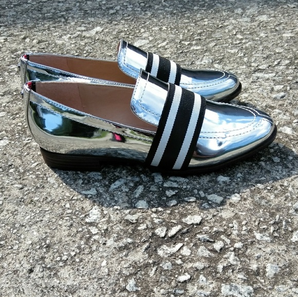 🛑SOLD🛑Silver Mirror Tommy Loafers - Picture 4 of 5